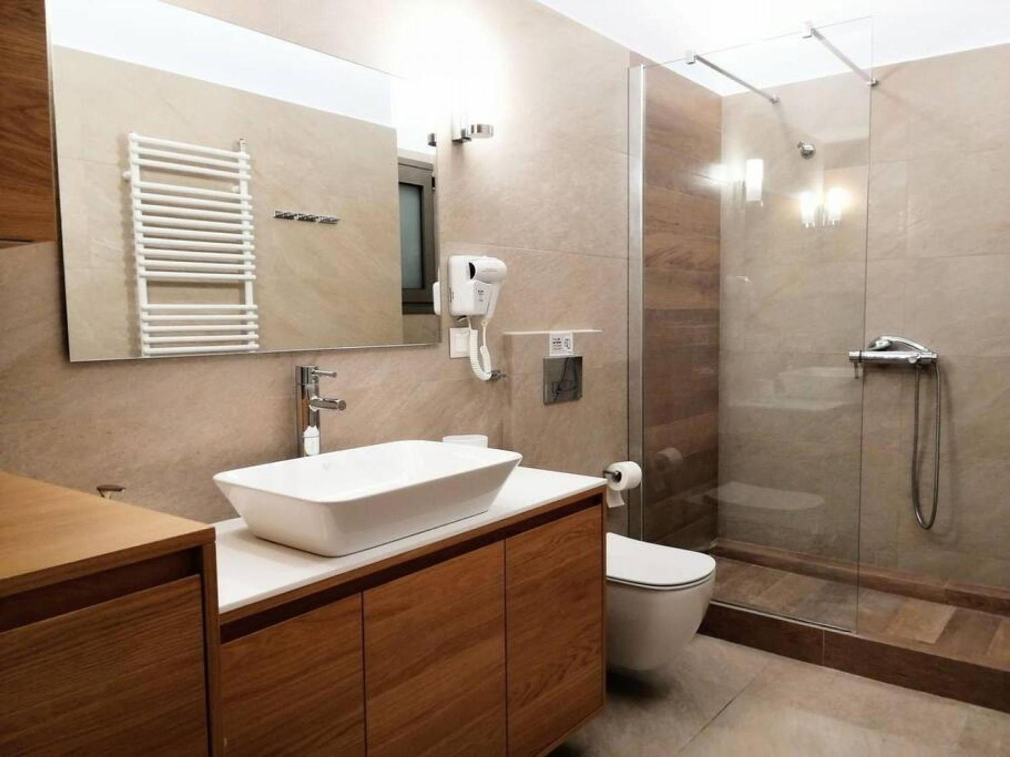 Elegant Apartment In Acropolis Atenas Exterior foto